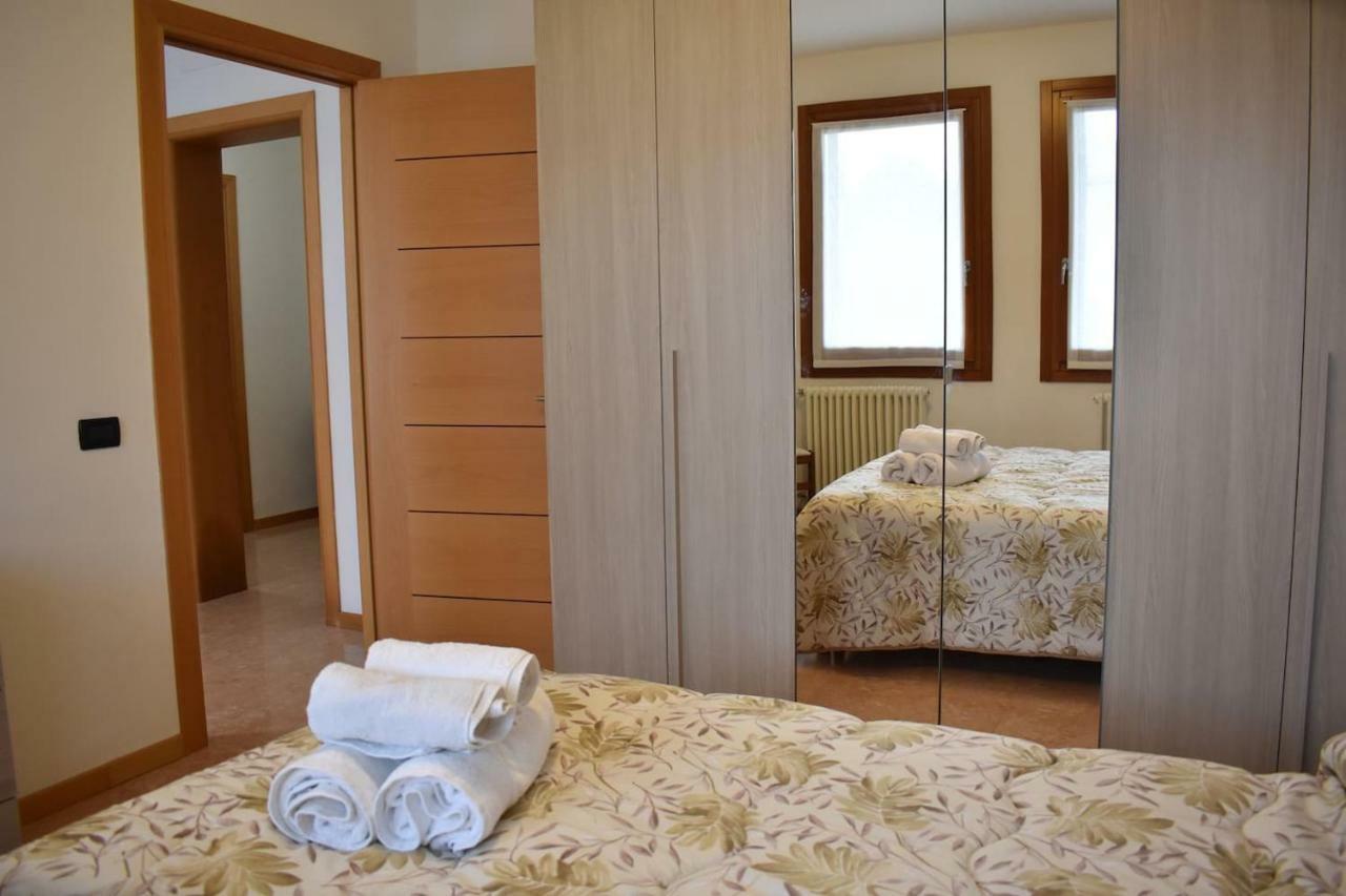 Apartment Comfy 2 Bedrooms And Free Parking - Quite Area *